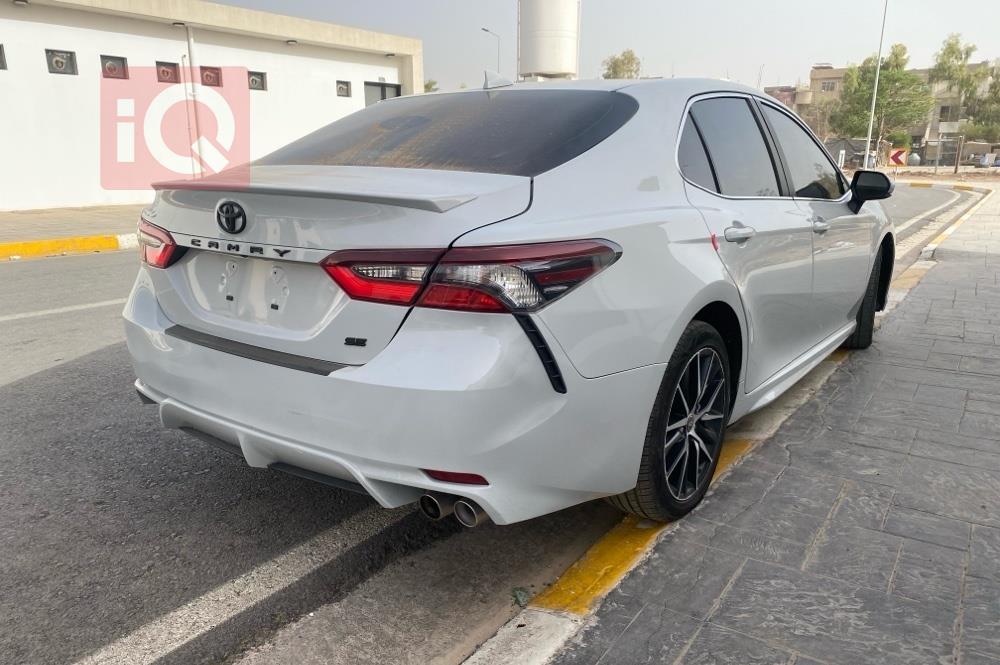 تۆیۆتا کامری